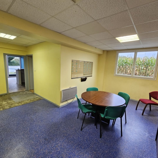  PROST immobilier : Local / Bureau | NEUVILLE-LES-DAMES (01400) | 300 m2 | 840 € 