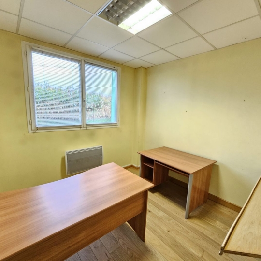  PROST immobilier : Local / Bureau | NEUVILLE-LES-DAMES (01400) | 300 m2 | 840 € 