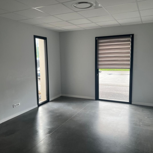 PROST immobilier : Commerces | CHATILLON-SUR-CHALARONNE (01400) | 18 m2 | 350 €   PROST immobilier : Commerces | CHATILLON-SUR-CHALARONNE (01400) | 18 m2 | 350 €