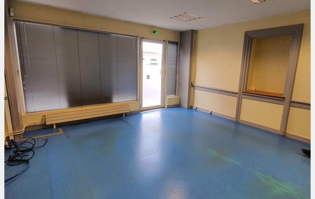 PROST immobilier : Office | VONNAS (01540) | 109 m2 | 1 013 € 