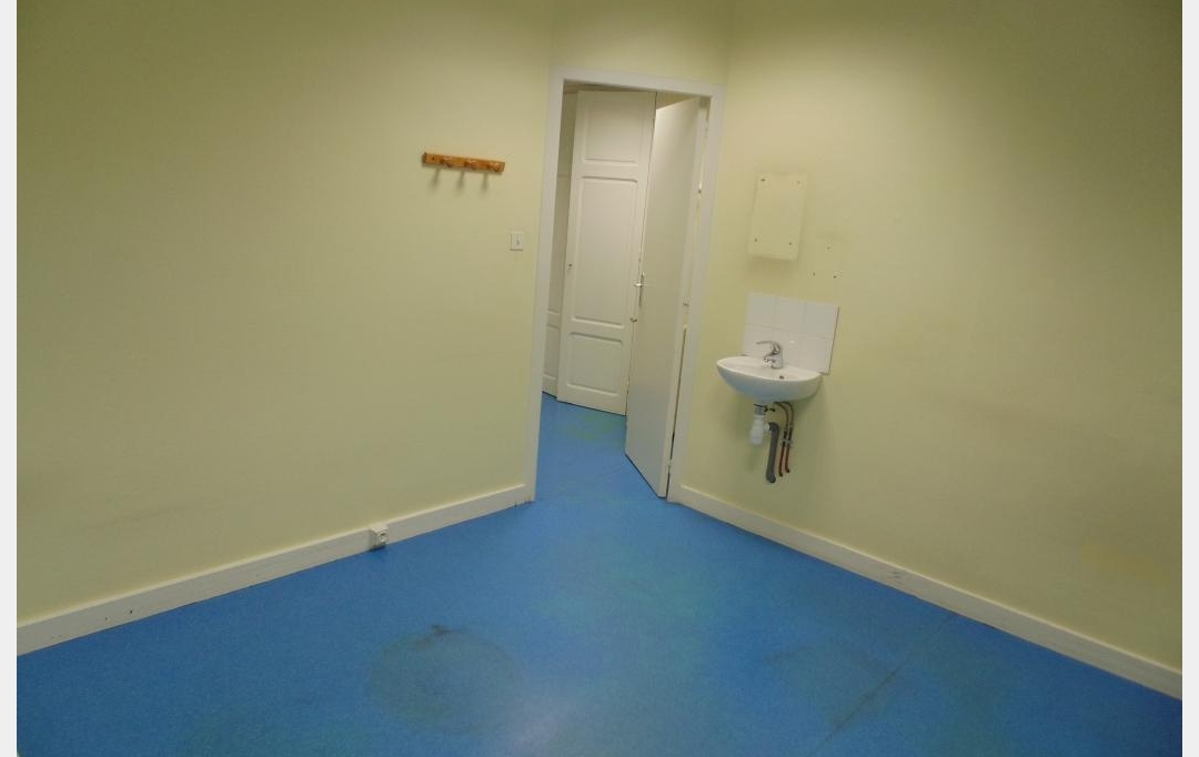 PROST immobilier : Local / Bureau | VONNAS (01540) | 109 m2 | 1 013 € 