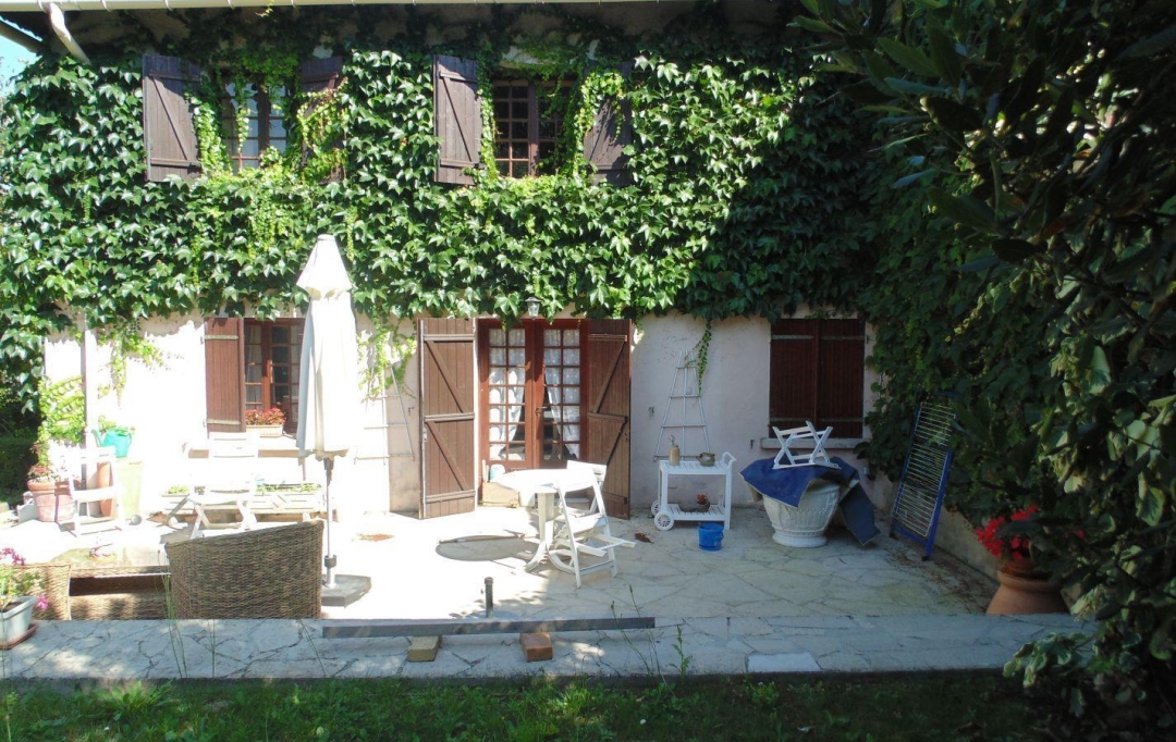 PROST immobilier : House | CHATILLON-LA-PALUD (01320) | 120 m2 | 1 075 € 