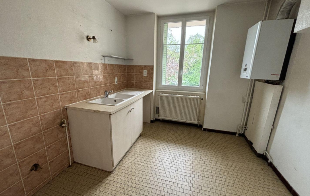 PROST immobilier : Appartement | BOURG-EN-BRESSE (01000) | 83 m2 | 800 € 