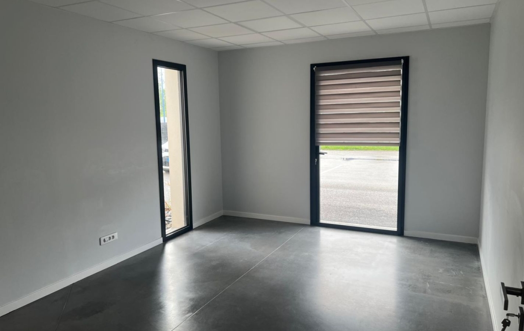 PROST immobilier : Commerces | CHATILLON-SUR-CHALARONNE (01400) | 18 m2 | 350 €  PROST immobilier : Commerces | CHATILLON-SUR-CHALARONNE (01400) | 18 m2 | 350 €
