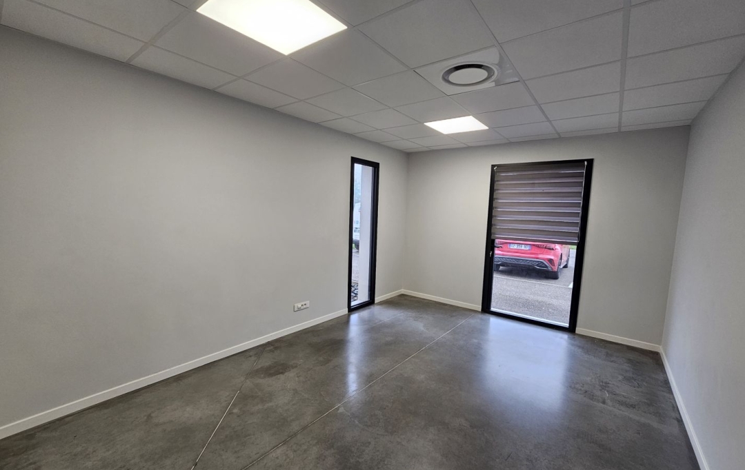 PROST immobilier : Commerces | CHATILLON-SUR-CHALARONNE (01400) | 18 m2 | 350 €  PROST immobilier : Commerces | CHATILLON-SUR-CHALARONNE (01400) | 18 m2 | 350 €