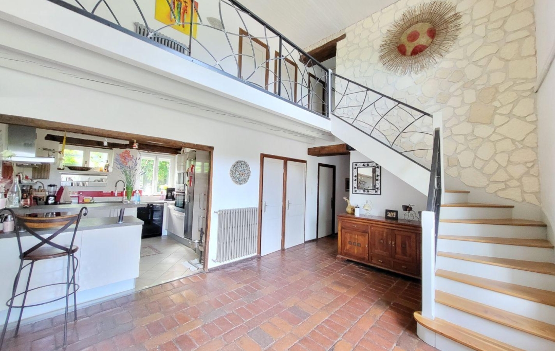 PROST immobilier : Maison / Villa | BOURG-EN-BRESSE (01000) | 209 m2 | 579 000 € 