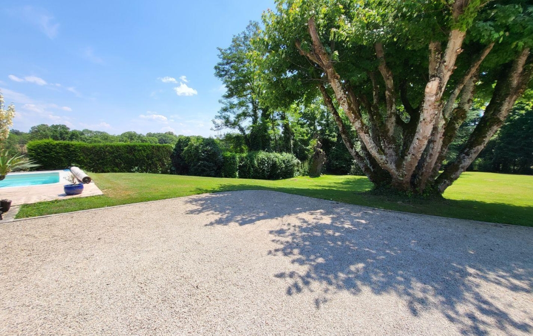 PROST immobilier : Maison / Villa | BOURG-EN-BRESSE (01000) | 209 m2 | 579 000 € 